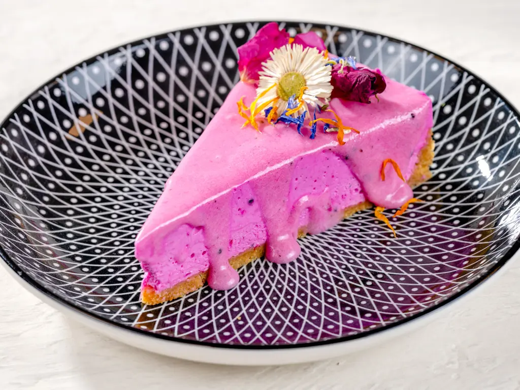 Ostekake med dragefrukt